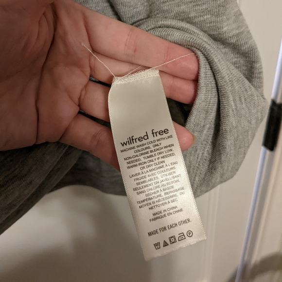 Aritzia Wilfred Free Lounge Longsleeve, Medium - Picture 7 of 7